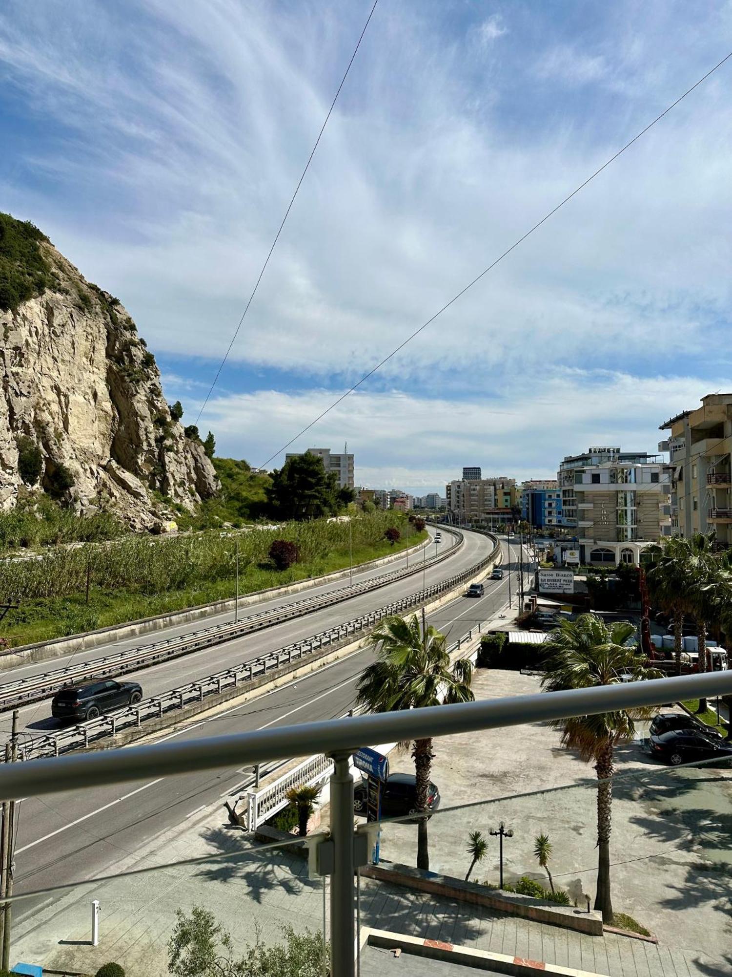 Apartment Ermest ,Kavaje Rock ดูร์เรส ภายนอก รูปภาพ